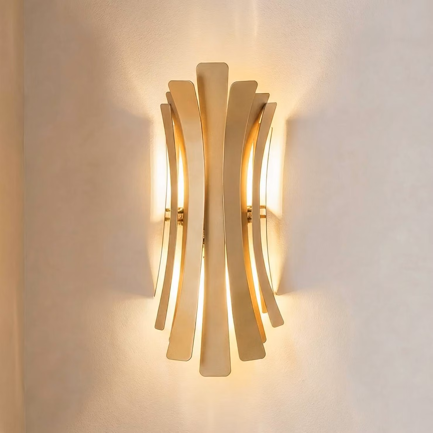 Applique da parete Lınea Opviq, dimmerabile, Ottone / Oro, Soggiorno / Sala da pranzo, Metallo, Moderno, Applique