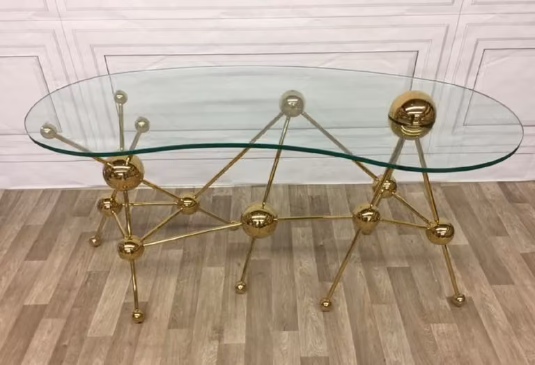 Casa Padrino scrivania di design oro 160 x 75 x h. 77 cm - Scrivania in metallo con piano in vetro curvato - Scrivania per computer - Mobili da ufficio di design