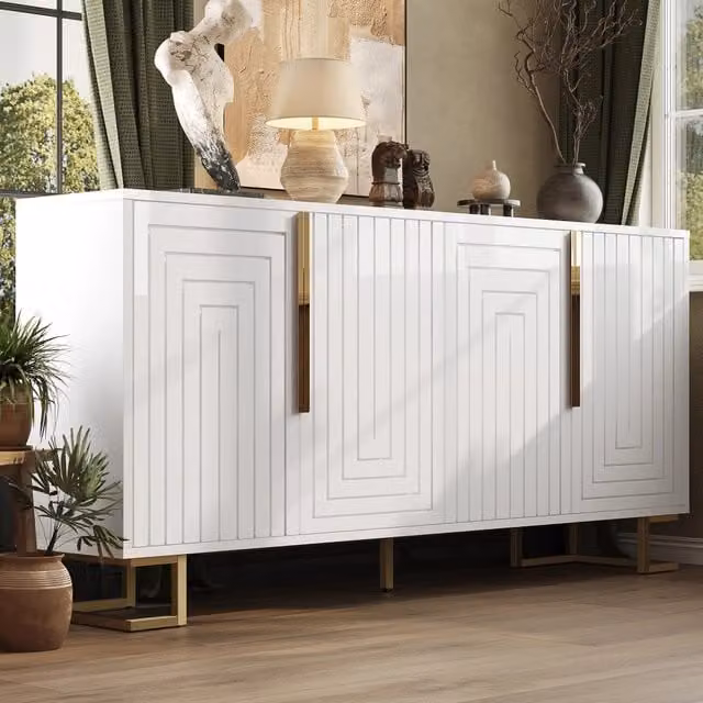 Credenza MIVRAY moderna in MDF bianco lucido con 2 ante a motivo geometrico e 4 vani, piedini regolabili in metallo, L: 152 cm, P: 40 cm, H: 75 cm