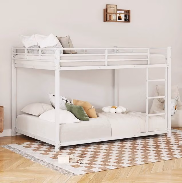 Letto a castello 140x200 cm salvaspazio; struttura stabile; metallo bianco