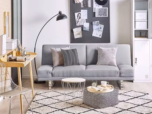 Divano Letto Beliani Grigio con Meccanismo Click Clack e Poggiatesta Regolabile in Tessuto Moderno per Soggiorno