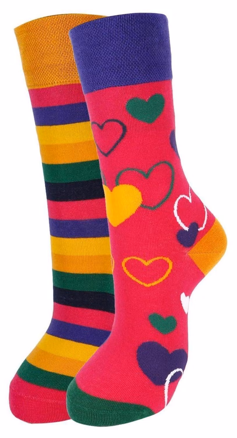 Calzini divertenti, calzini colorati con motivi spiritosi in cotone, ideali come regalo. Motivi asimmetrici per uomo e donna