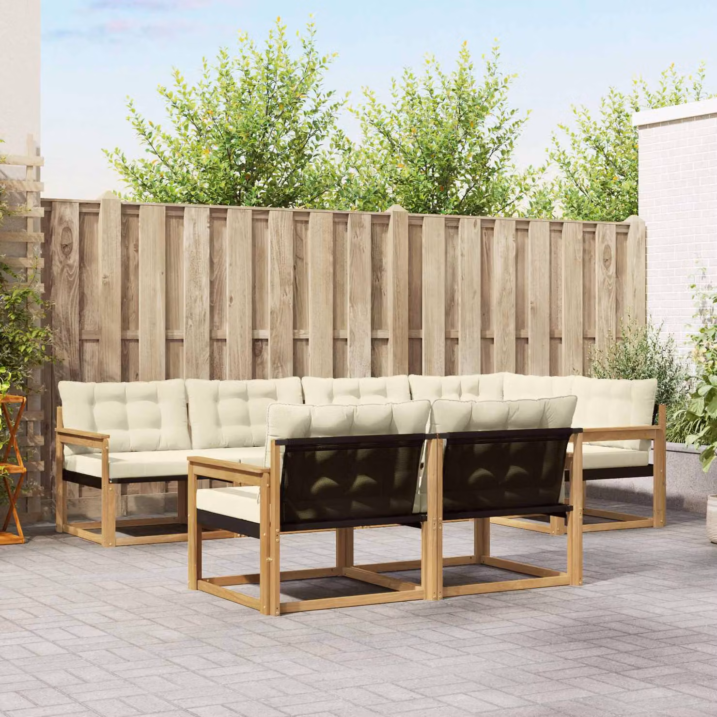 vidaXL Set di divani da esterno 7 pz a forma di U in legno di acacia con cuscini bianchi e beige
