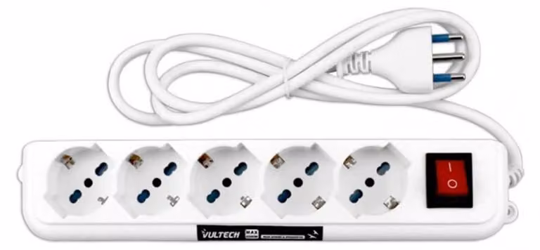Vultech MU-01 Multipresa 5 Prese con Interruttore On/Off Bianco Cavo 1,5m 2500W