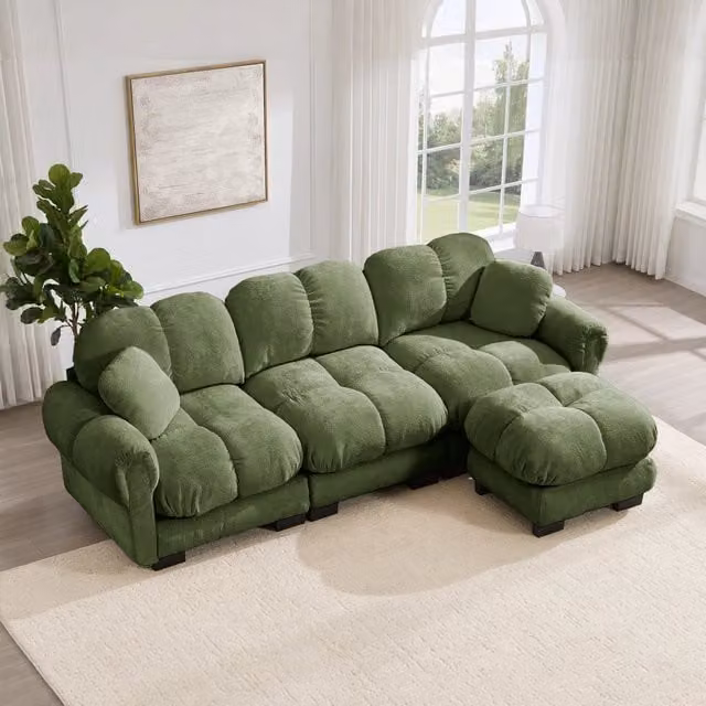 Divano angolare a 3 posti MIVRAY in velluto verde con pouf reversibile e cuscini coordinati, L 260 x P 90 x H 149 cm