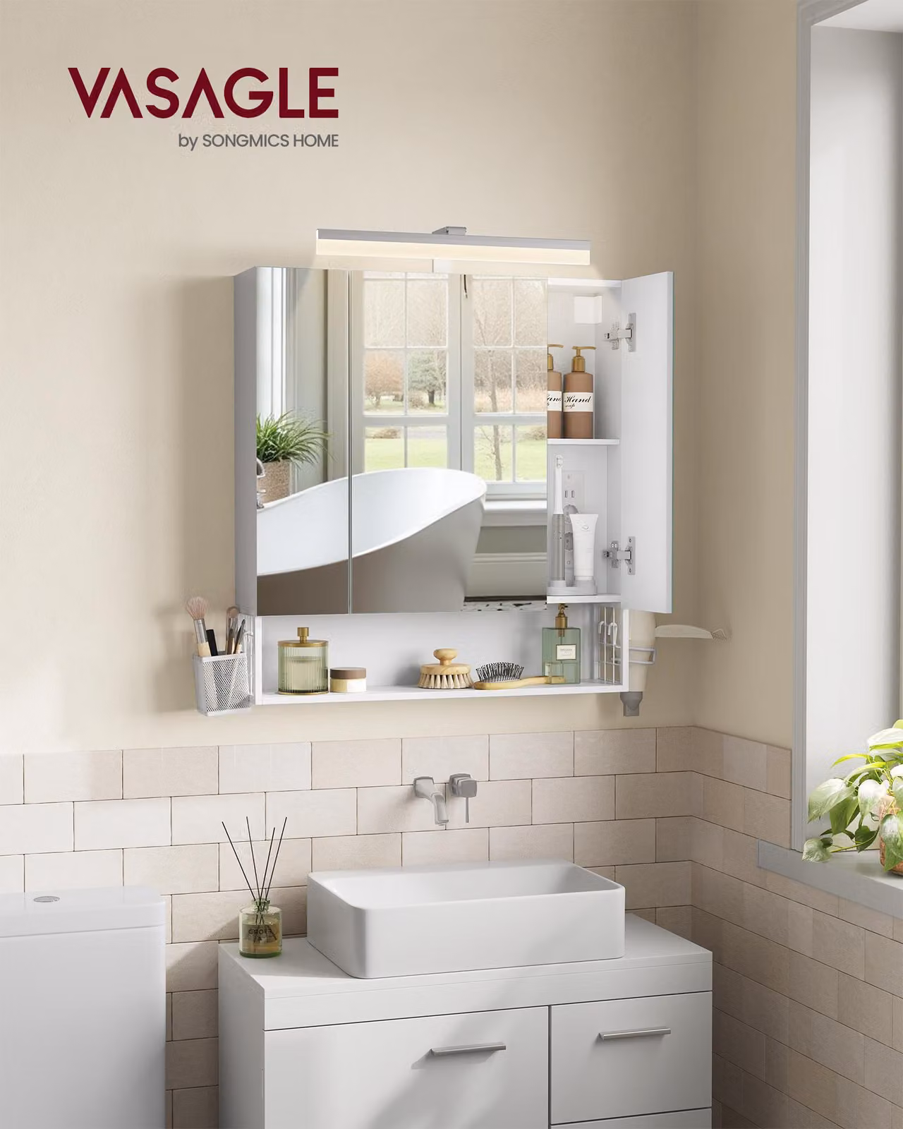 VASAGLE: mobile da bagno a 3 ante, armadio a specchio, mobile da parete, prese elettriche, cestino sospeso, supporto per asciugacapelli, ampio spazio di stivaggio, per il bagno