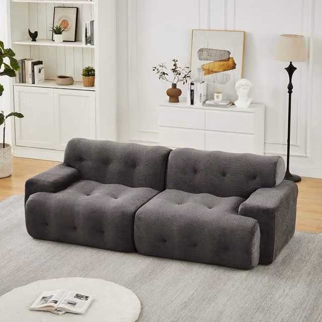 Divano dritto in ciniglia con braccioli ampi, imbottitura con bottoni e seduta profonda grigio 224 × 104 × 66 cm