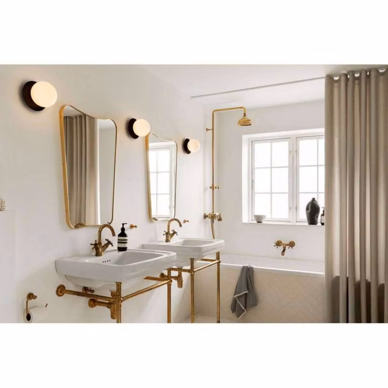 Nuura Aps Applique da parete di design Liila 1 Medium, dimmerabile, Nero, Bagno, Metallo, Design, Applique