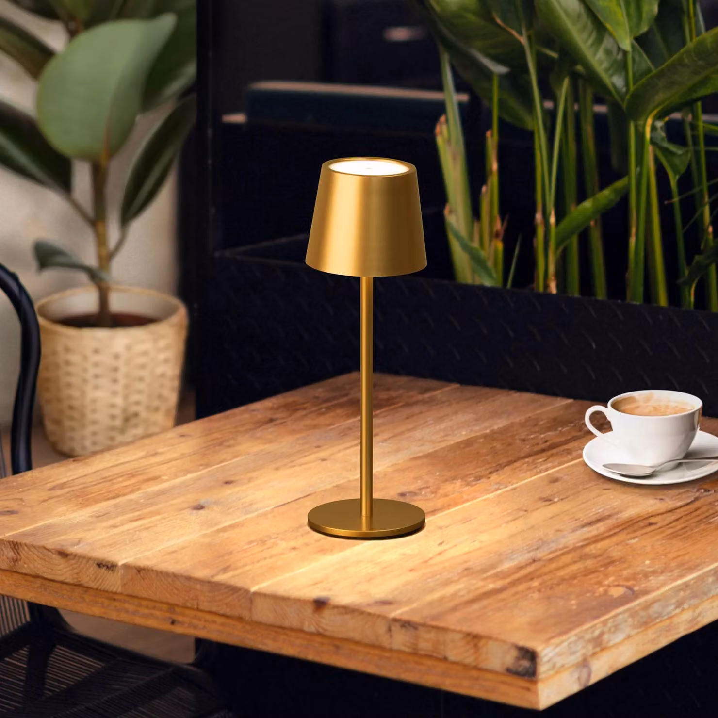 FH Lighting Lampada da tavolo LED a batteria Roxi, color oro, metallo, IP54, dimmerabile, Ottone / Oro, Soggiorno / Sala da pranzo, Metallo, Moderno