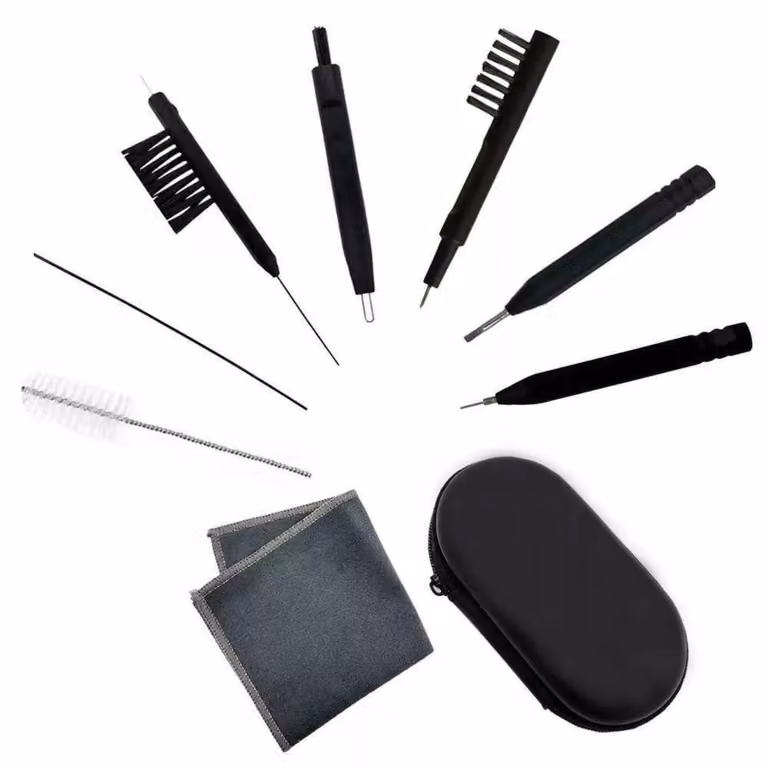 Kit di pulizia per apparecchi acustici, composto da 9 elementi: spazzole, panno e cacciavite