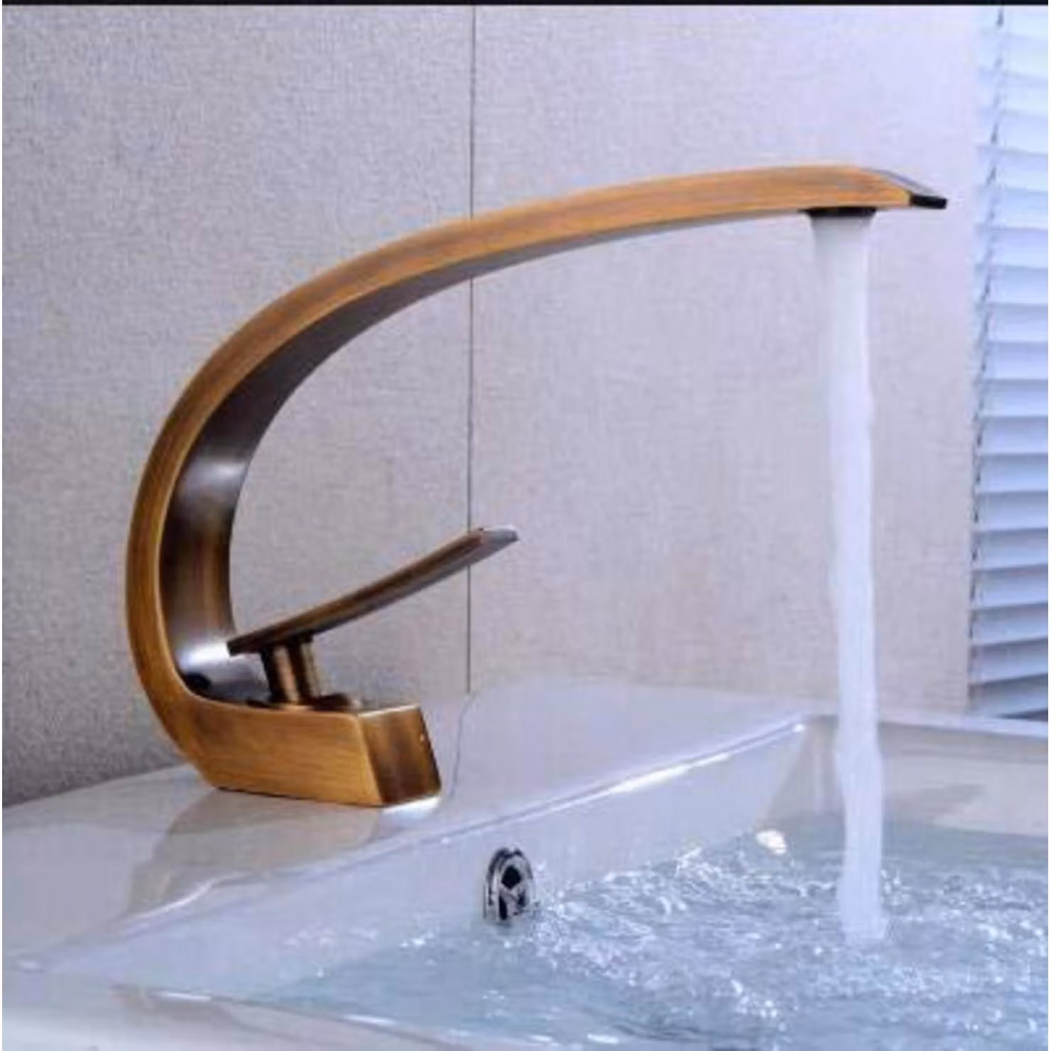 Miscelatore monocomando per lavabo da bagno, nero/oro, in ottone, con valvola in Vetroceramica