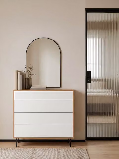 Cassettiera Zach Kenay Home in metallo moderna disponibile in bianco o nero