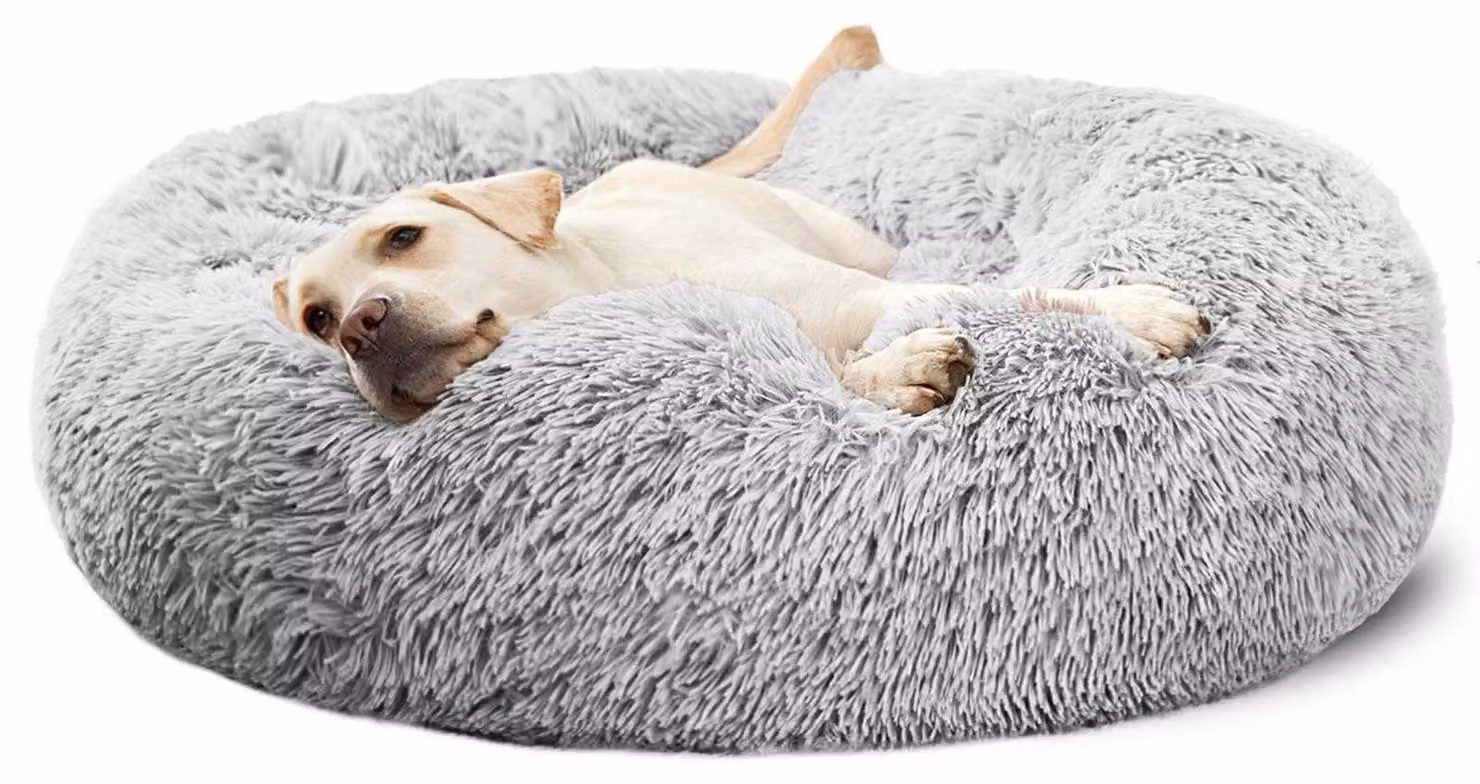 Cuccia a forma di ciambella, ideale per cani di grossa taglia, con effetto calmante