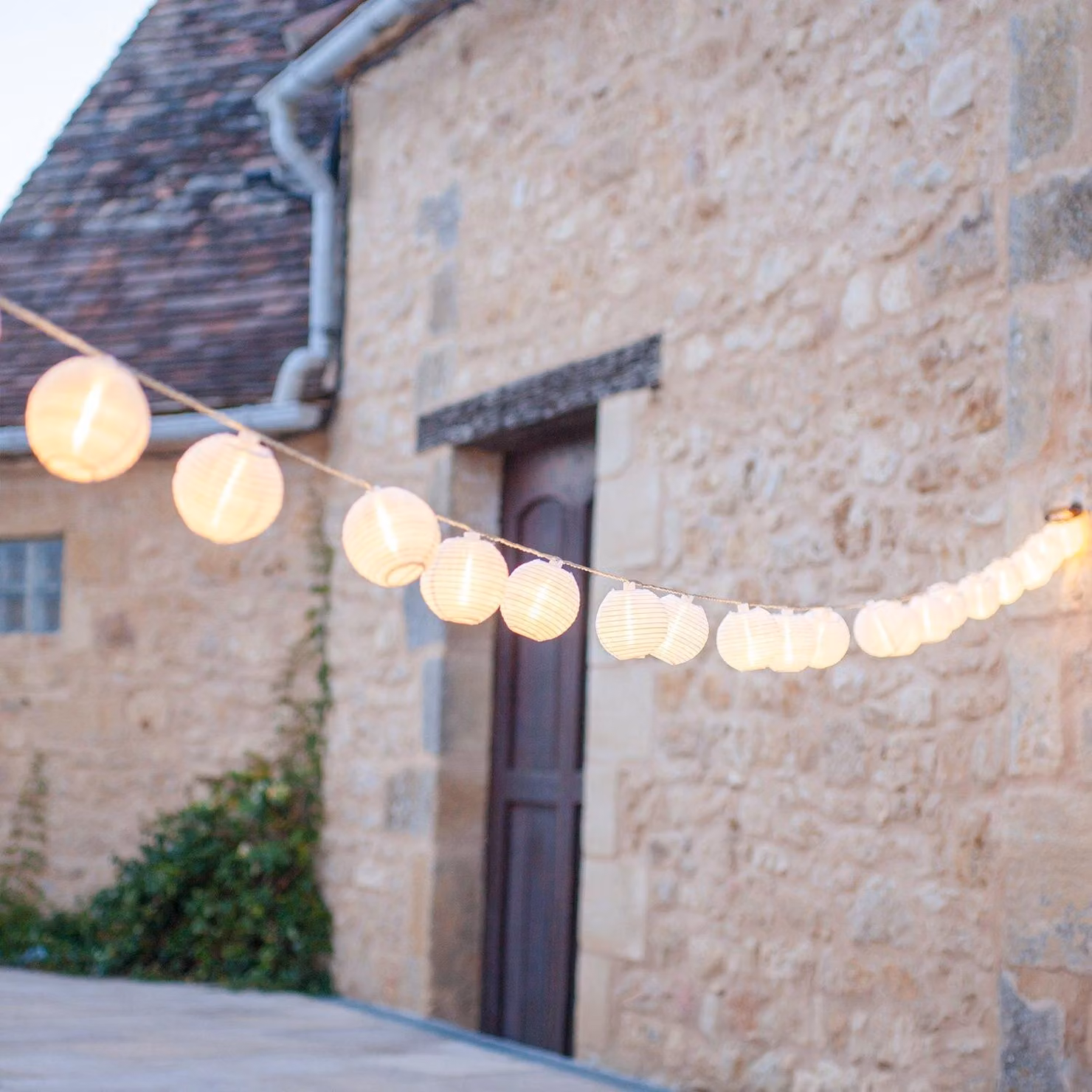 Catena luminosa a LED con lanterne, 20 luci, luce bianco caldo, grado di protezione IP44, lunghezza 7 metri, con possibilità di collegamento in serie