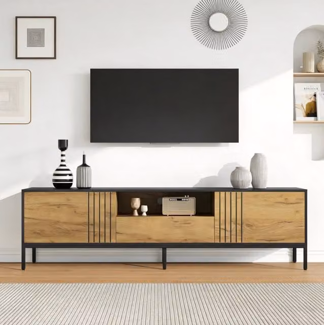 Mobile TV da 170x35x50 cm in truciolato con due ante, cassetto e ripiani aperti, supporta TV fino a 70 pollici