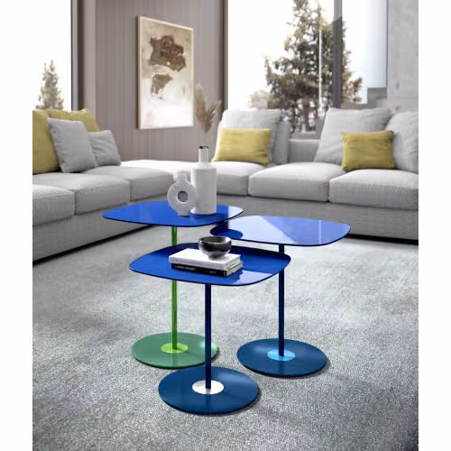 Tavolino Crystal Square quadrato con piede centrale e piano in vetro colorato Maconi
