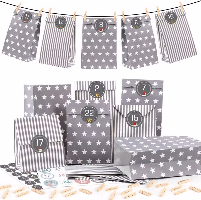 Calendario dell'Avvento da riempire, 25 sacchetti di carta grigia, dimensioni 13x6x24 cm, con adesivi numerati, ideale per creare un calendario dell'Avvento personalizzato