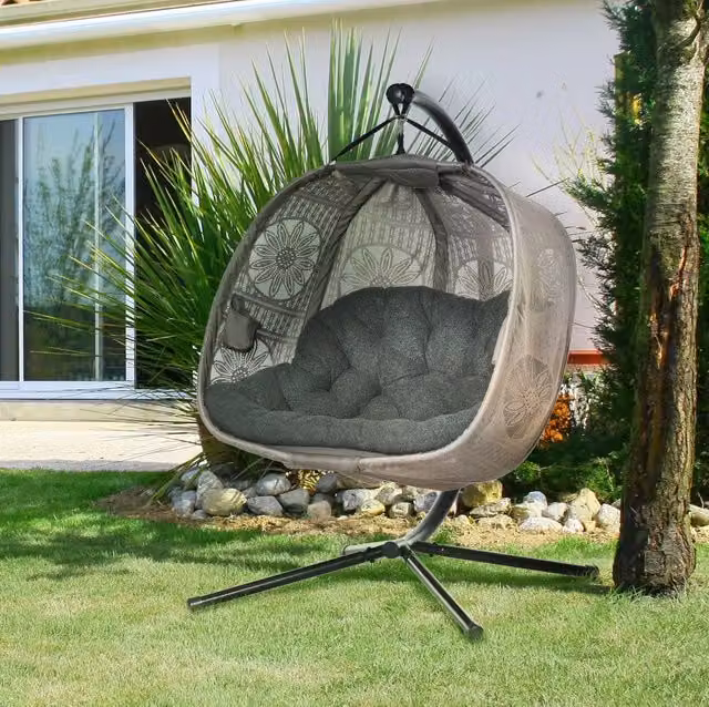 Poltrona sospesa per 2 persone con supporto pieghevole; 132x126x172 cm; acciaio e poliestere; sabbia