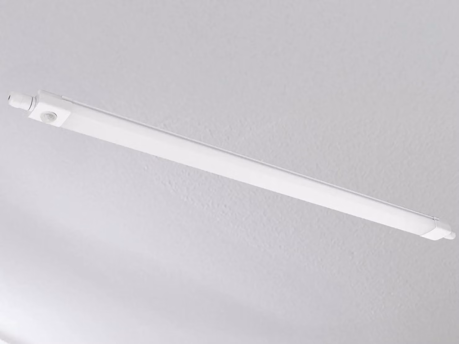 Apparecchio di illuminazione a LED NEDES, con sensore, potenza 36W, grado di protezione IP65, flusso luminoso 1200 lumen, temperatura di colore 4000K - Modello LNL322/1S