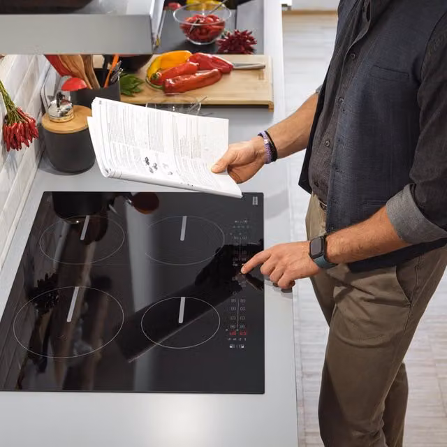 Piano cottura a induzione 4 zone Franke nero da incasso con funzione power boost in vetro