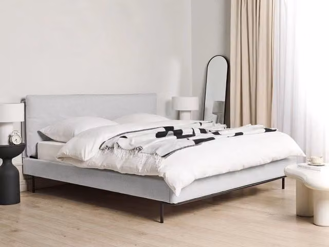 Letto matrimoniale Beliani moderno con doghe a resorte e struttura imbottita in tessuto grigio L/P/H: 219 x 180 x 101 cm
