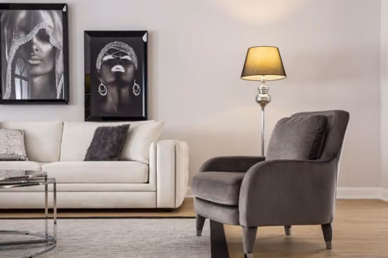 Sessel Einsitzer Luxus Polster Möbel Wohnzimmer Braun Sessel Textil Lounge