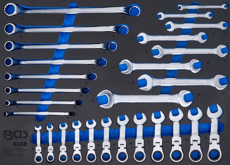 Set di utensili da 28 pezzi, comprendente chiavi a bussola, chiavi ad anello e chiavi a cricchetto