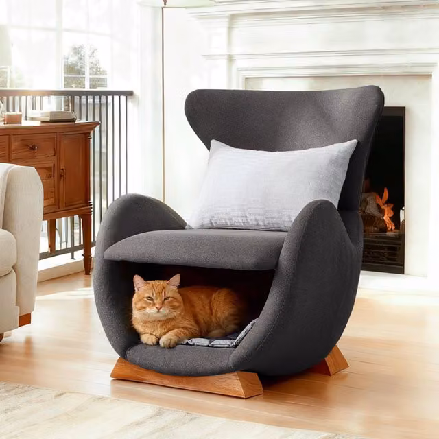 Poltrona lounge OKWISH con cuccia integrata per cani e gatti, imbottita in tessuto grigio con struttura in legno massiccio, L: 66 cm, P: 69 cm, H: 76 cm – 1
