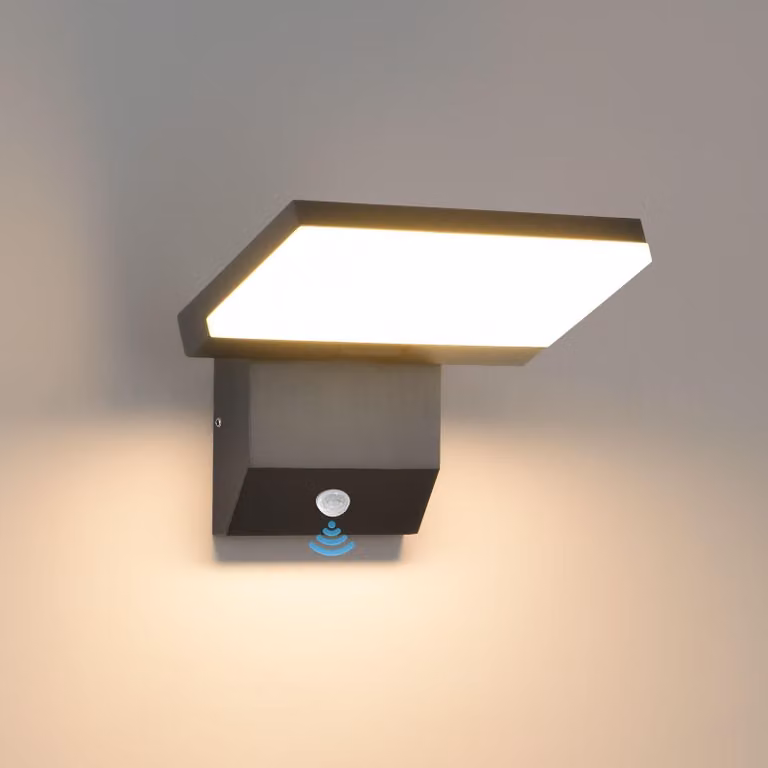 Lampada da parete esterna a LED, 24W, con sensore di movimento, grado di protezione IP65, colore nero