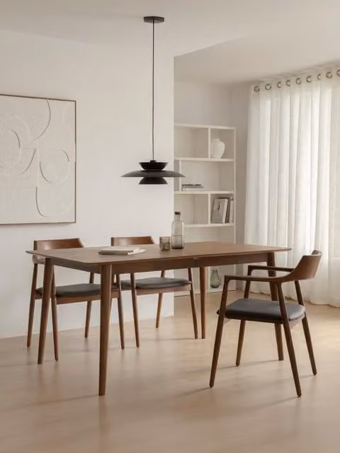 Tavolo da pranzo rettangolare allungabile Brent in legno massiccio e impiallacciato noce color marrone Kenay Home