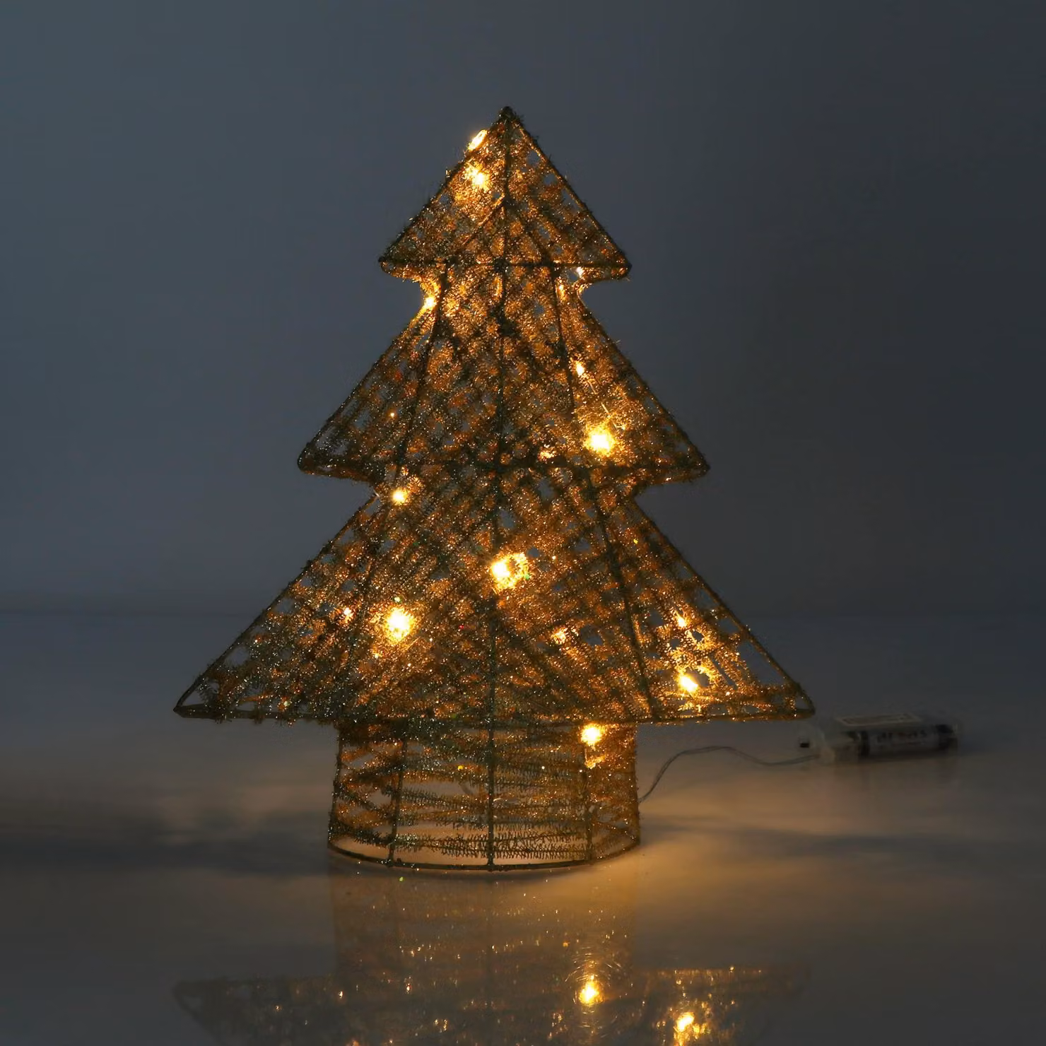 Albero di Natale a LED con timer, in metallo, 30x32 cm, color argento