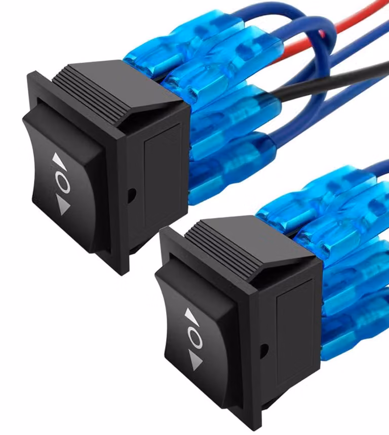 Interruttore a levetta, confezione da 2, 6 poli, 3 posizioni: ON/OFF/ON, 12V DC