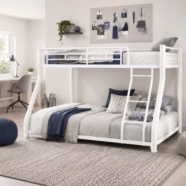 Letto a castello in ferro bianco 90x190 e 140x190 cm con scala e sponde