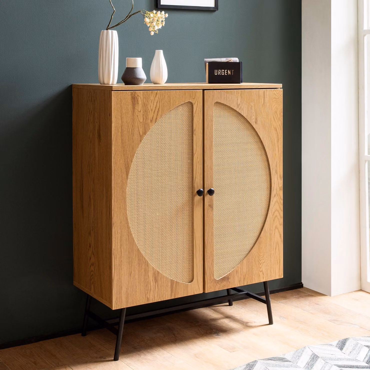 Comò in finitura rovere, 80 cm, credenza a 2 ante in vimini viennese, modello a colonna
