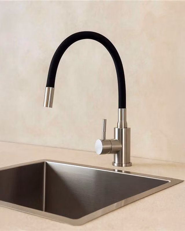Miscelatore lavello in acciaio spazzolato con canna in silicone Kitchen