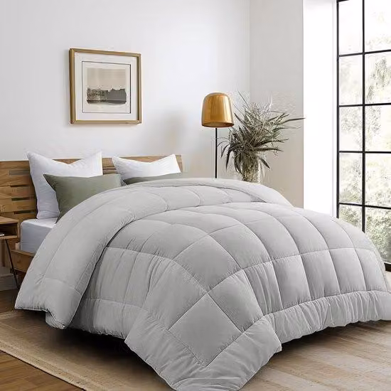 Ibenzoa® Copertura per letto per tutto l'anno, 220 x 240 cm, realizzata in microfibra di alta qualità, color grigio chiaro – morbida e ipoallergenica, riscalda in inverno e offre un effetto rinfrescante in estate