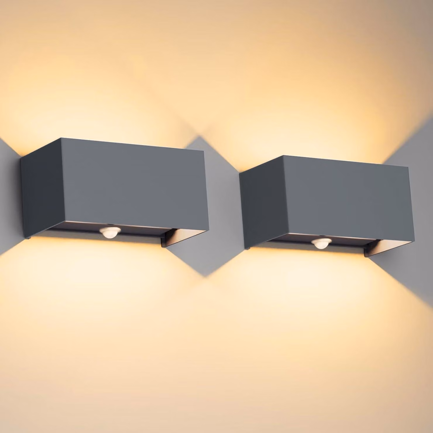 Lampada da parete a LED, 24 W, 2 pezzi, grado di protezione IP65, sensore di movimento, luce bianco caldo, colore antracite