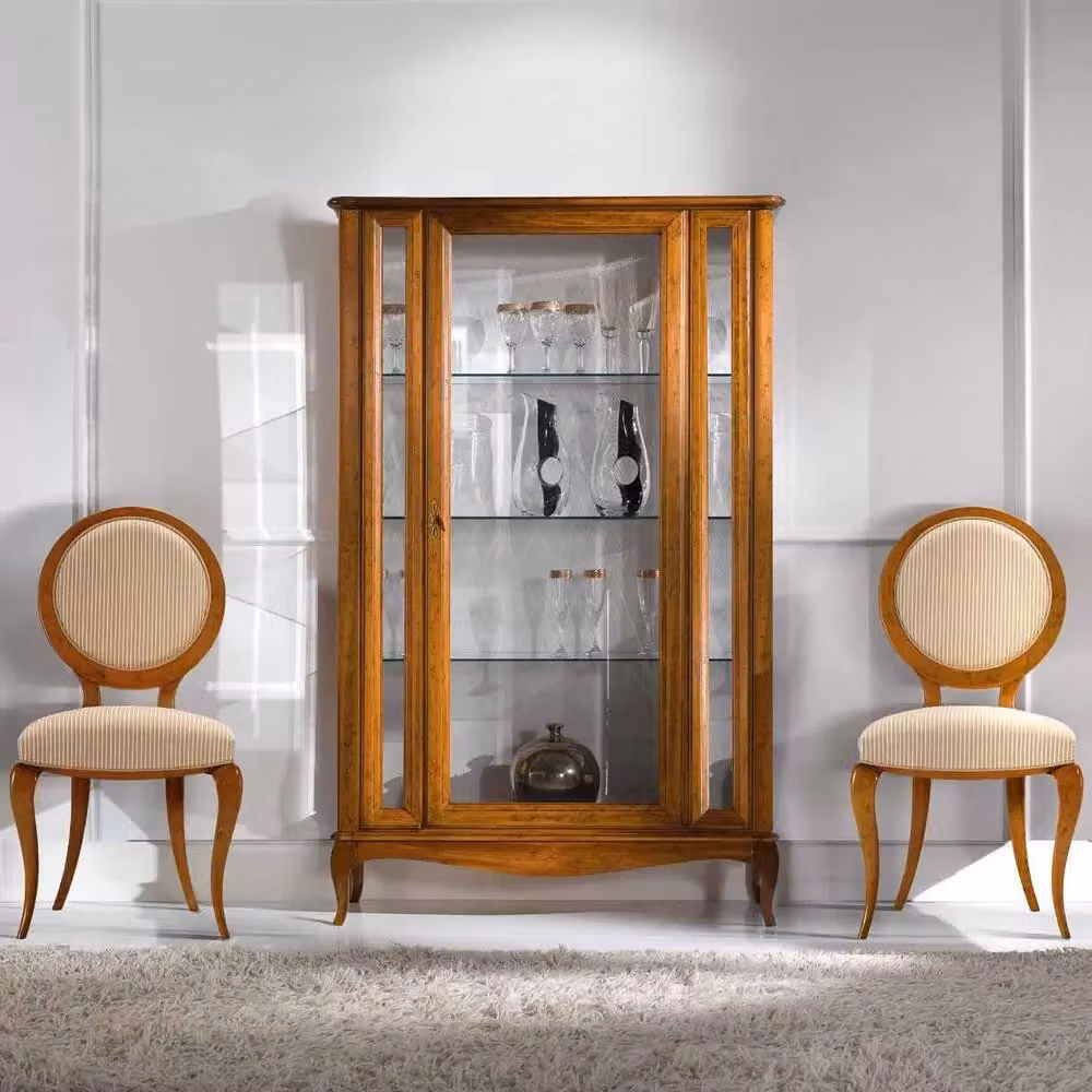 Vetrina classica in legno con ante in vetro e serratura Mobili 2G finitura Bassano marrone L: 111 cm, P: 44 cm, H: 190 cm – 1