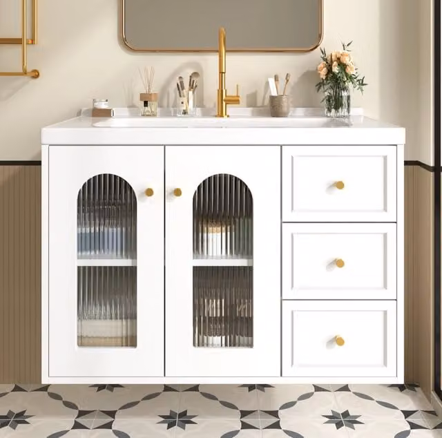 Mobile bagno sospeso moderno bianco e oro con ante in vetro e dettagli in metallo, Larghezza: 80 cm