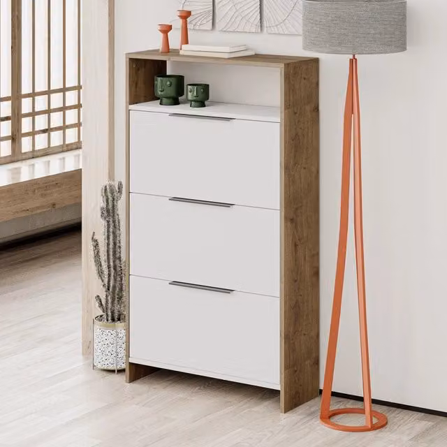 Scarpiera moderna Kaju con 3 ante a ribalta, finitura bianco e struttura noce, L: 78 cm, H: 139,2 cm, P: 28 cm