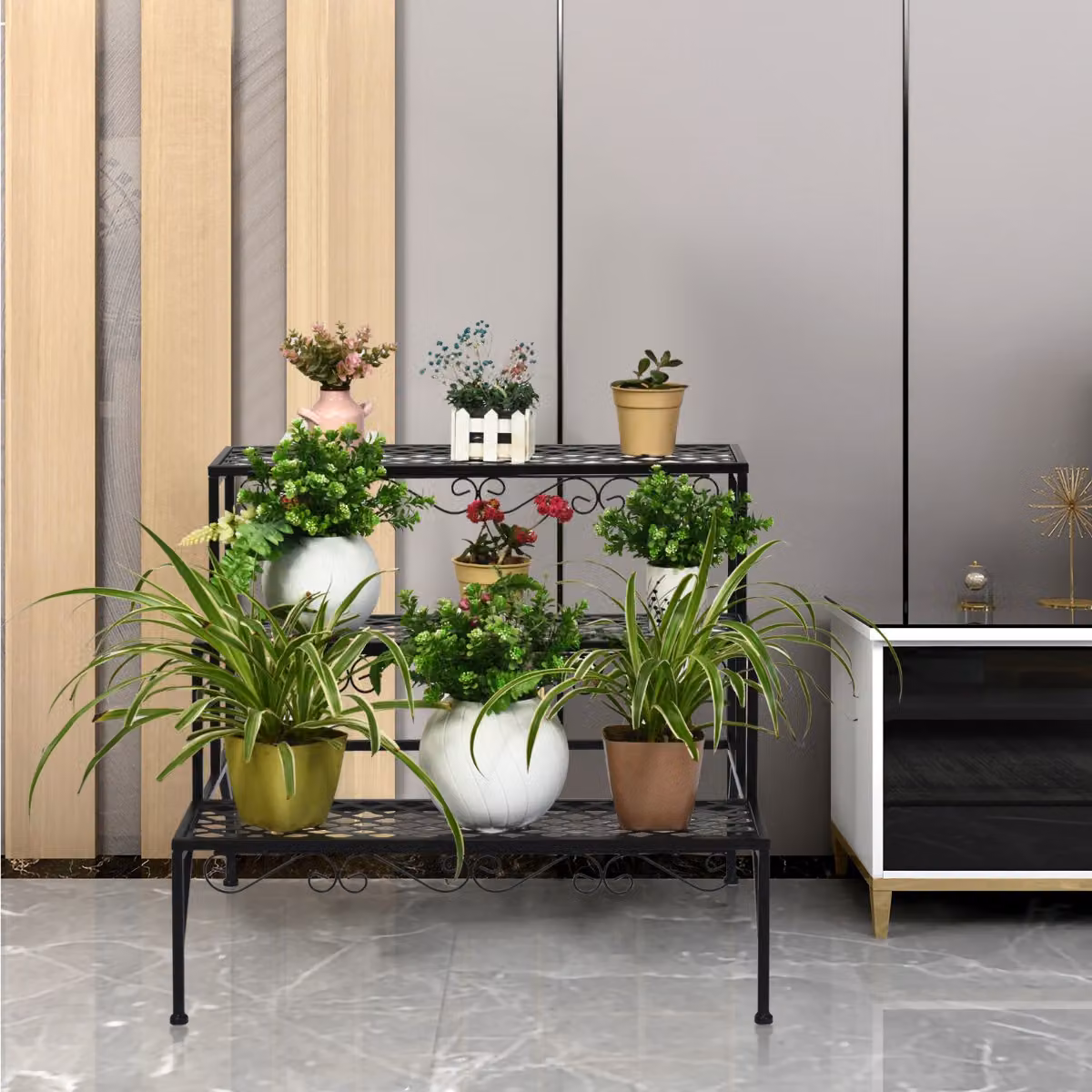 Scaffale espositivo Costway in metallo nero con 3 livelli per piante da interno ed esterno