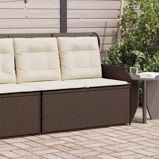 Panca reclinabile da giardino Outsunny in polyrattan marrone con cuscini e braccioli