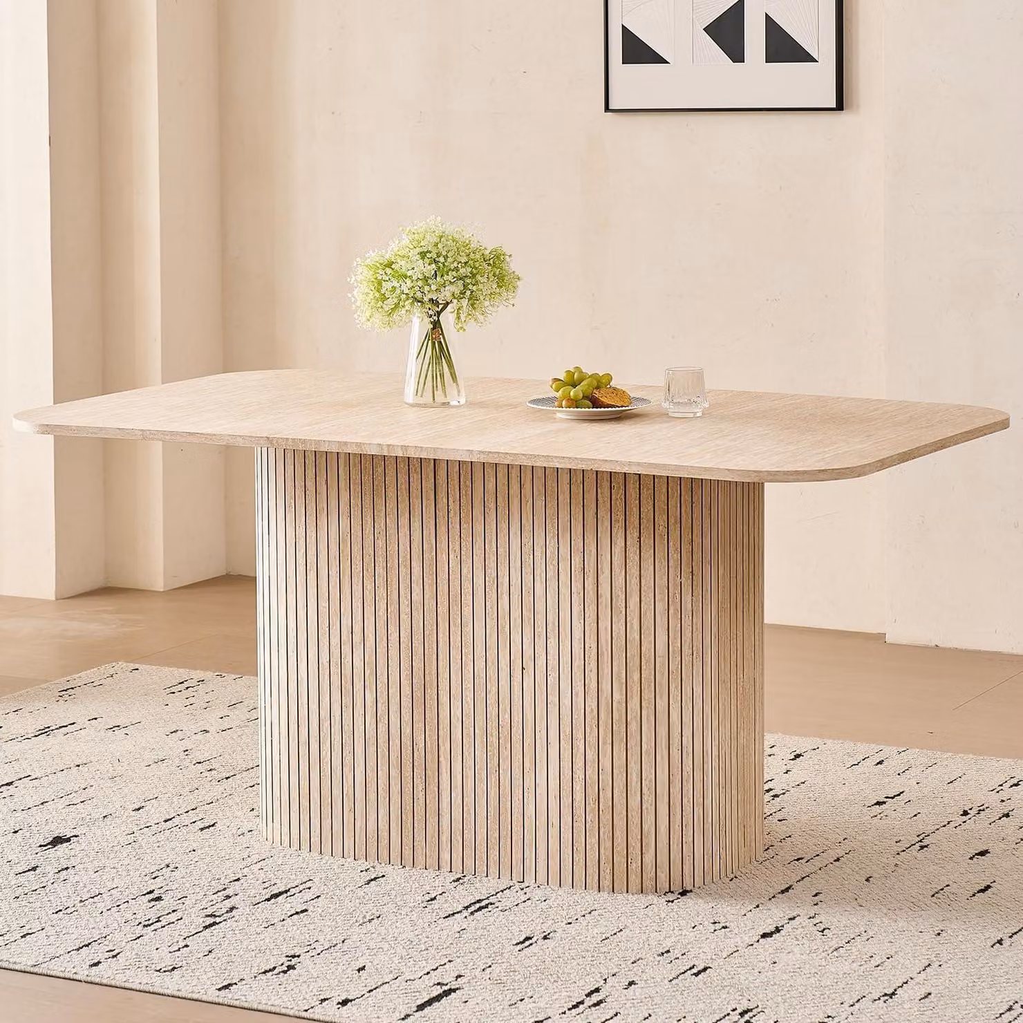 Tavolo da pranzo rettangolare, dimensioni 160x90 cm, realizzato in MDF, con finitura effetto travertino giallo e struttura a listelli