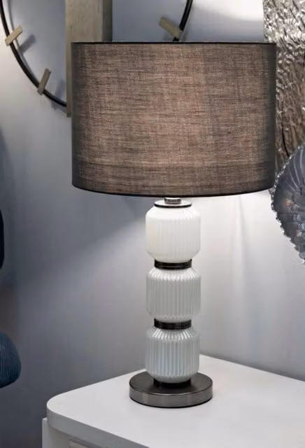 Lampada da tavolo Presolana DMORA, luce da scrivania moderna in bianco e grigio, L/P/H: 33 x 33 x 57 cm