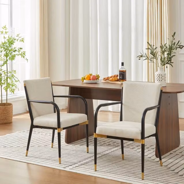 Set di 2 sedie da pranzo moderne Beaok con braccioli in tessuto beige e struttura in metallo nero e oro