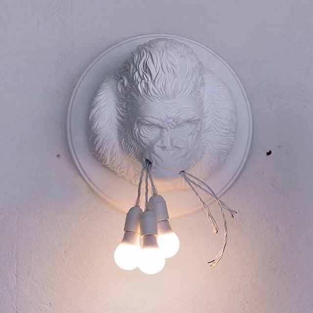 Karman Ugo Rilla Applique da parete in ceramica bianca con luce verso il basso