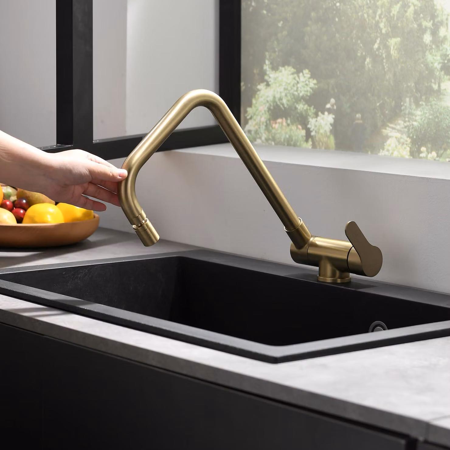 Rubinetto da cucina pieghevole, finitura oro spazzolato, con controllo dell'acqua fredda e calda