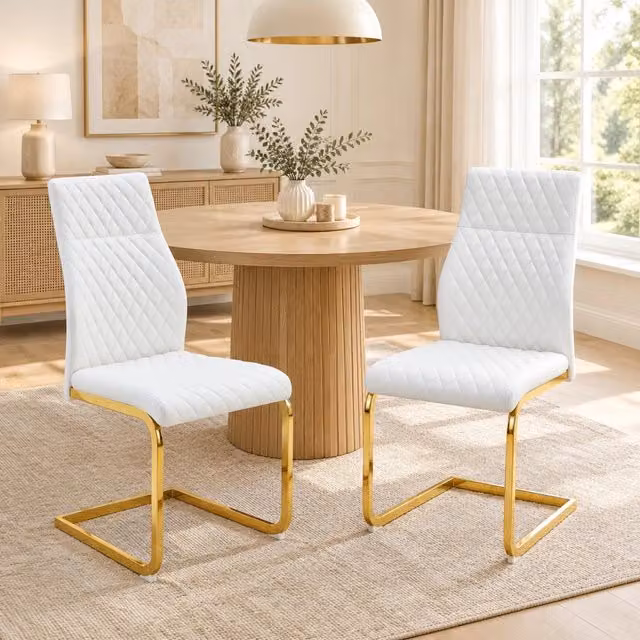 Set da pranzo con tavolo rotondo da 60 cm in MDF effetto noce e 2 sedie bianche con motivo a rombi e struttura metallica dorata