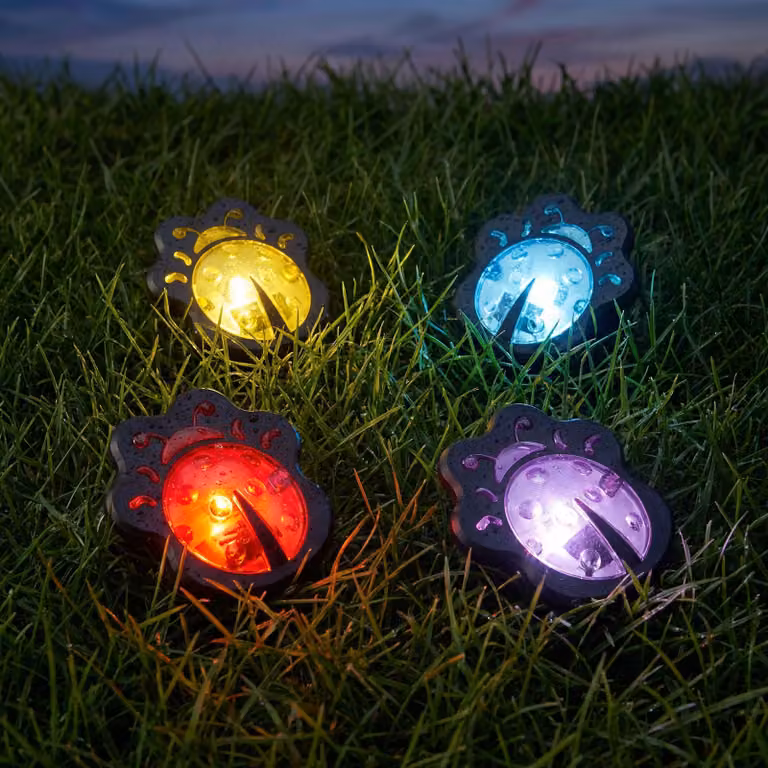 Lampada solare a LED da parete – Coccinella – multicolore – nera – plastica – 9 x 9 x 8,5 cm – confezione da 1 [11732C]
