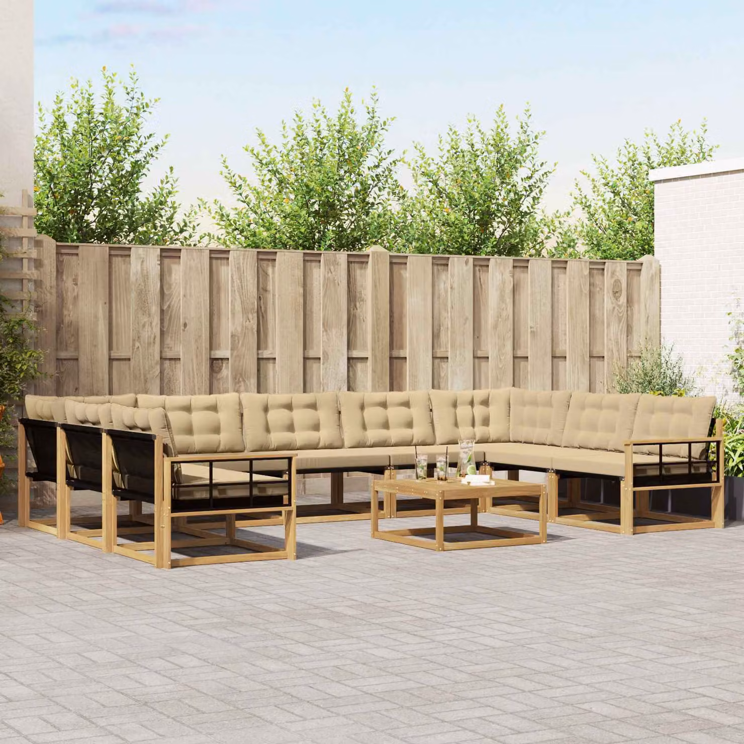 Set di divani da esterno vidaXL a forma di U composto da 10 pezzi in legno di acacia con cuscini bianchi e beige